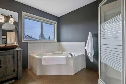 1105 Turner Gate Sw, Diamond Valley, AB - Indoor Photo Showing Bathroom