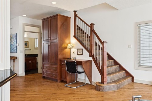 2405 Bowness Road Nw, Calgary, AB - Indoor Photo Showing Other Room