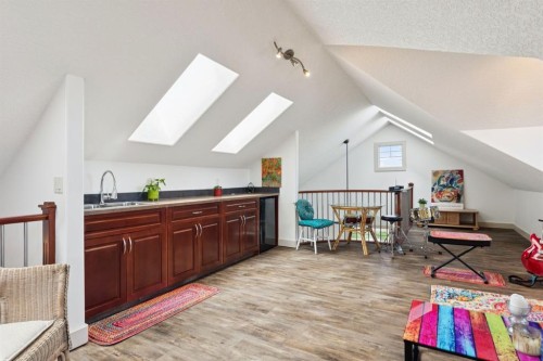 2405 Bowness Road Nw, Calgary, AB - Indoor Photo Showing Other Room