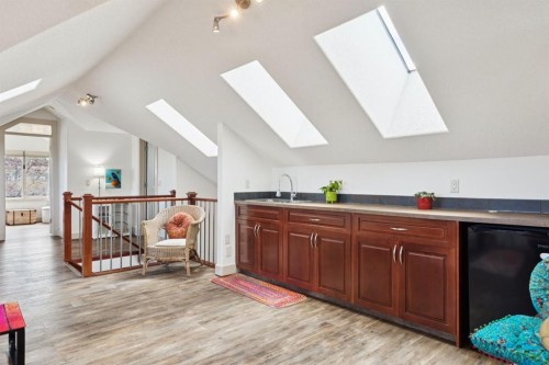 2405 Bowness Road Nw, Calgary, AB - Indoor Photo Showing Other Room