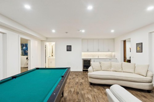 2405 Bowness Road Nw, Calgary, AB - Indoor Photo Showing Other Room
