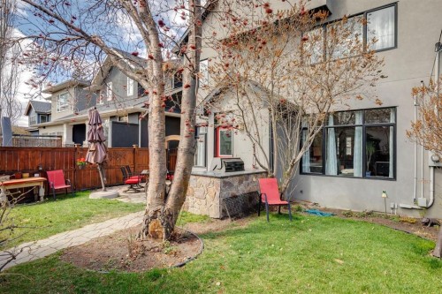 2405 Bowness Road Nw, Calgary, AB - Outdoor