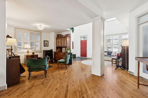 2405 Bowness Road Nw, Calgary, AB - Indoor