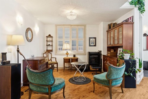 2405 Bowness Road Nw, Calgary, AB - Indoor