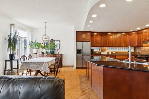 2405 Bowness Road Nw, Calgary, AB - Indoor