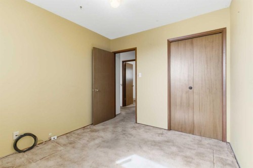 6215 Thorncliffe Drive Nw, Calgary, AB - Indoor