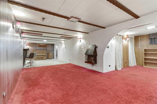 6215 Thorncliffe Drive Nw, Calgary, AB - Indoor Photo Showing Other Room