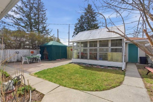 6215 Thorncliffe Drive Nw, Calgary, AB - Outdoor
