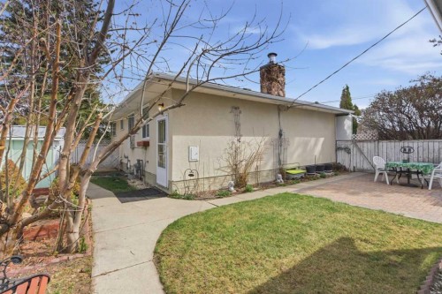 6215 Thorncliffe Drive Nw, Calgary, AB - Outdoor
