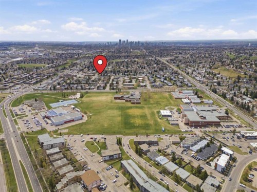 6215 Thorncliffe Drive Nw, Calgary, AB - Outdoor With View