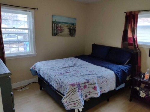 728 20 Avenue Nw, Calgary, AB - Indoor Photo Showing Bedroom