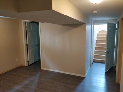 728 20 Avenue Nw, Calgary, AB - Indoor Photo Showing Other Room