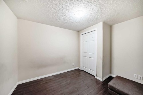 4 Fonda Crescent Se, Calgary, AB - Indoor Photo Showing Other Room