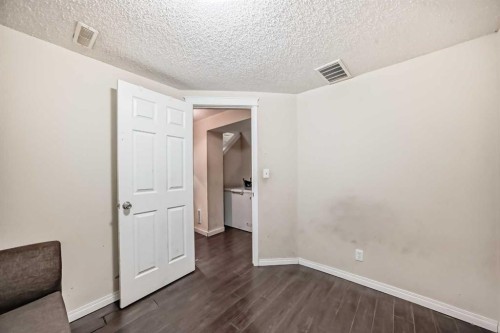 4 Fonda Crescent Se, Calgary, AB - Indoor Photo Showing Other Room
