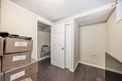 4 Fonda Crescent Se, Calgary, AB - Indoor Photo Showing Other Room