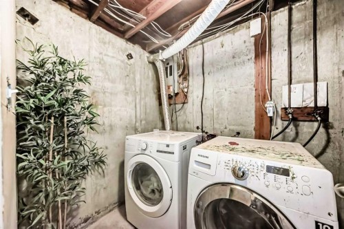4 Fonda Crescent Se, Calgary, AB - Indoor Photo Showing Laundry Room