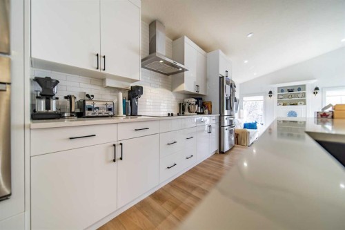 9 Scripps Landing Nw, Calgary, AB - Indoor Photo Showing Kitchen