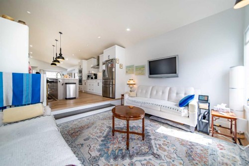 9 Scripps Landing Nw, Calgary, AB - Indoor Photo Showing Living Room