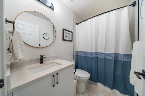 9 Scripps Landing Nw, Calgary, AB - Indoor Photo Showing Bathroom