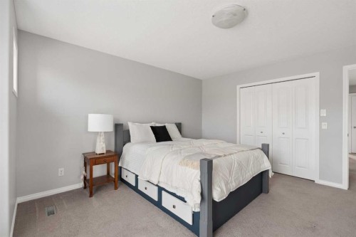 177 Walden Manor Se, Calgary, AB - Indoor Photo Showing Bedroom