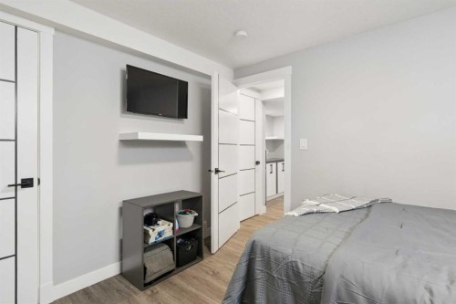 177 Walden Manor Se, Calgary, AB - Indoor Photo Showing Bedroom