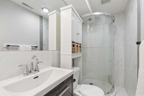 177 Walden Manor Se, Calgary, AB - Indoor Photo Showing Bathroom