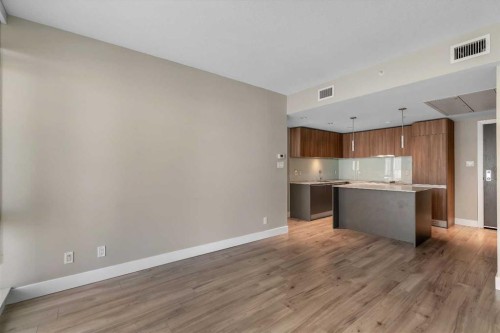 1105-1122 3 Street Se, Calgary, AB - Indoor Photo Showing Kitchen