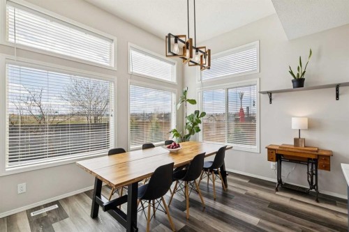 108 Somerside Crescent Sw, Calgary, AB - Indoor Photo Showing Dining Room