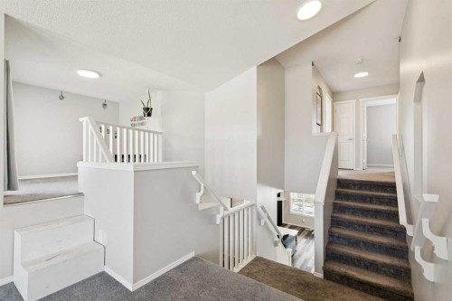 108 Somerside Crescent Sw, Calgary, AB - Indoor Photo Showing Other Room