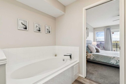 108 Somerside Crescent Sw, Calgary, AB - Indoor