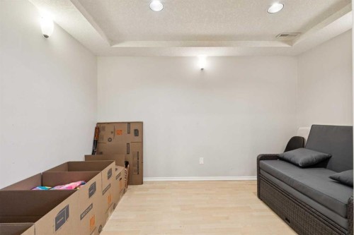 108 Somerside Crescent Sw, Calgary, AB - Indoor Photo Showing Other Room