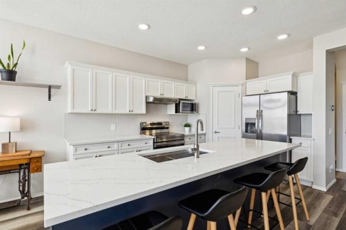 108 Somerside Crescent Sw, Calgary, AB - Indoor Photo Showing Kitchen With Double Sink With Upgraded Kitchen