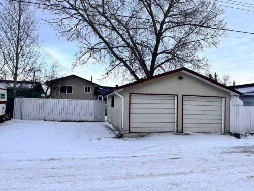 6151 Penworth Road Se, Calgary, AB - Outdoor