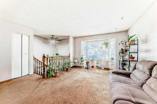 43 Mckenna Way Se, Calgary, AB - Indoor Photo Showing Other Room