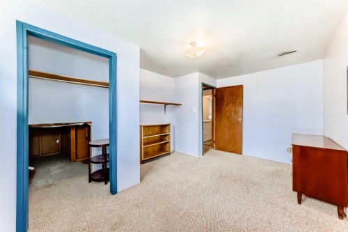 43 Mckenna Way Se, Calgary, AB - Indoor
