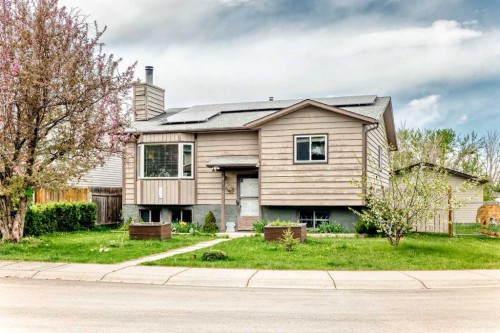 43 Mckenna Way Se, Calgary, AB - Outdoor With Facade