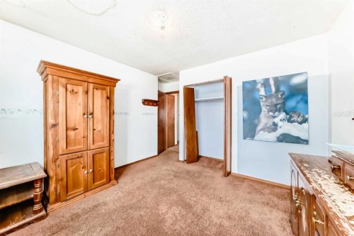 43 Mckenna Way Se, Calgary, AB - Indoor