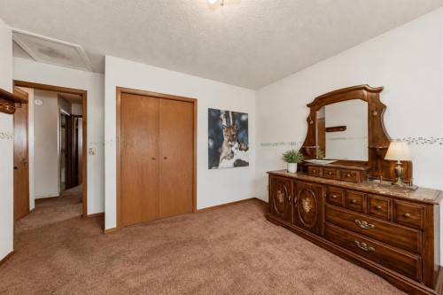 43 Mckenna Way Se, Calgary, AB - Indoor
