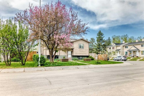 43 Mckenna Way Se, Calgary, AB - Outdoor With Facade