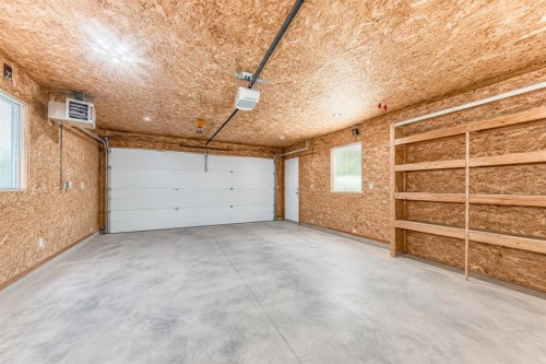 43 Mckenna Way Se, Calgary, AB - Indoor Photo Showing Garage