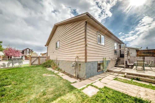 43 Mckenna Way Se, Calgary, AB - Outdoor With Deck Patio Veranda