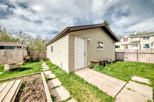 43 Mckenna Way Se, Calgary, AB - Outdoor