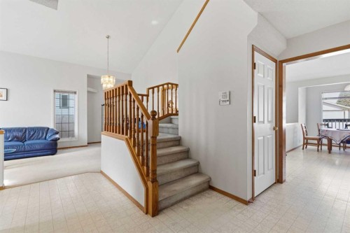 28 Sunlake Circle Se, Calgary, AB - Indoor Photo Showing Other Room