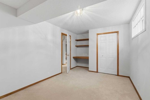 28 Sunlake Circle Se, Calgary, AB - Indoor Photo Showing Other Room