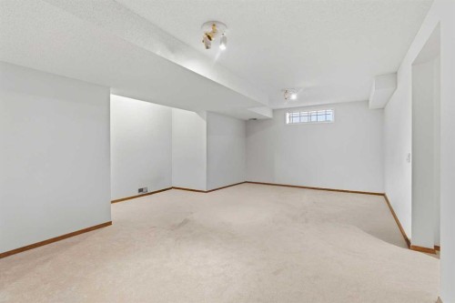 28 Sunlake Circle Se, Calgary, AB - Indoor Photo Showing Other Room
