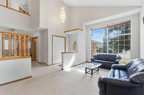 28 Sunlake Circle Se, Calgary, AB - Indoor