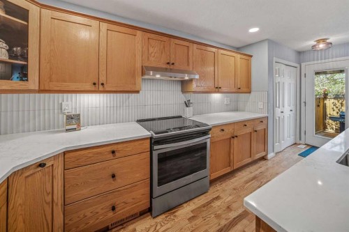 2-306 14 Avenue Ne, Calgary, AB - Indoor Photo Showing Kitchen