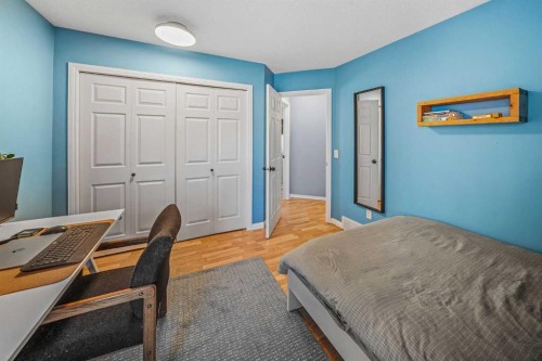 2-306 14 Avenue Ne, Calgary, AB - Indoor Photo Showing Bedroom