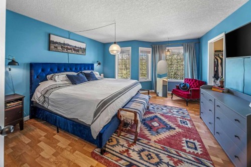 2-306 14 Avenue Ne, Calgary, AB - Indoor Photo Showing Bedroom