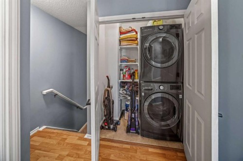 2-306 14 Avenue Ne, Calgary, AB - Indoor Photo Showing Laundry Room